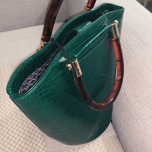 NWT Emerald Green Leather Bucket Tote